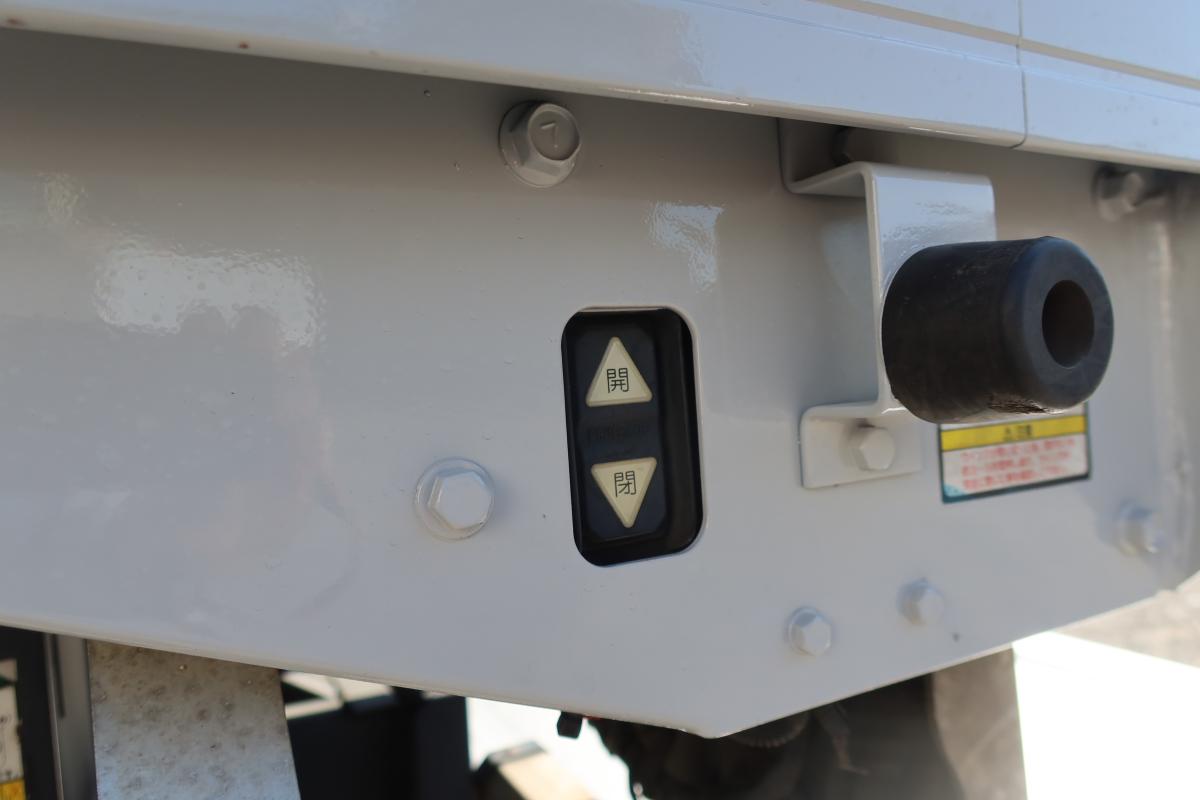 ワイドベッド付き62ボディー 跳ね上げゲート付 AT車|中古トラックの販売・買取・査定のアイナビ