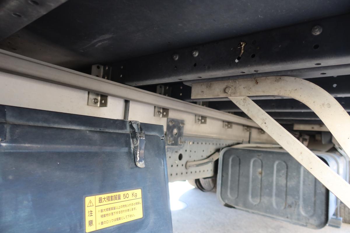 ワイドベッド付き62ボディー 跳ね上げゲート付 AT車|中古トラックの販売・買取・査定のアイナビ