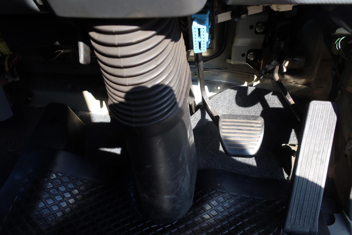 ワイドベッド付き62ボディー 跳ね上げゲート付 AT車|中古トラックの販売・買取・査定のアイナビ