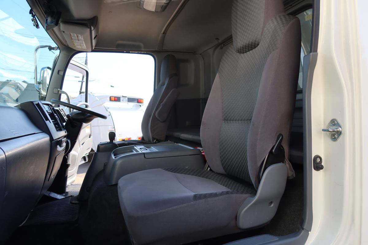 ワイドベッド付き62ボディー 跳ね上げゲート付 AT車|中古トラックの販売・買取・査定のアイナビ