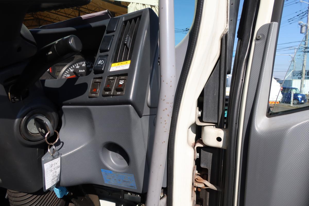 ワイドベッド付き62ボディー 跳ね上げゲート付 AT車|中古トラックの販売・買取・査定のアイナビ