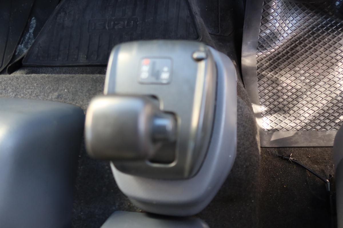 ワイドベッド付き62ボディー 跳ね上げゲート付 AT車|中古トラックの販売・買取・査定のアイナビ