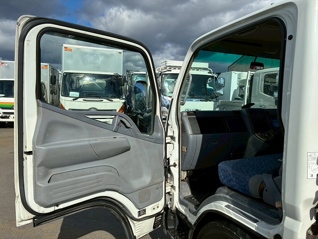 2.33t10尺ベース5速MT2t3t6t小型カーゴクレーン|中古トラックの販売・買取・査定のアイナビ