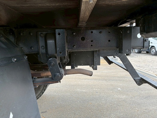 2.33t10尺ベース5速MT2t3t6t小型カーゴクレーン|中古トラックの販売・買取・査定のアイナビ