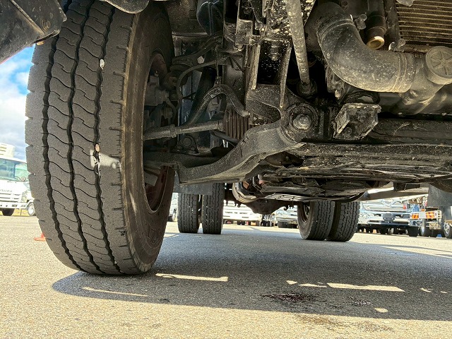 2.33t10尺ベース5速MT2t3t6t小型カーゴクレーン|中古トラックの販売・買取・査定のアイナビ