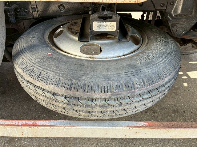 2.33t10尺ベース5速MT2t3t6t小型カーゴクレーン|中古トラックの販売・買取・査定のアイナビ