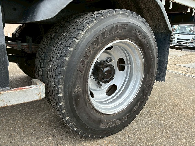 2.33t10尺ベース5速MT2t3t6t小型カーゴクレーン|中古トラックの販売・買取・査定のアイナビ