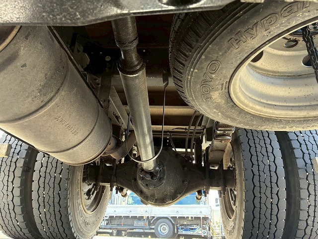 2.33t10尺ベース5速MT2t3t6t小型カーゴクレーン|中古トラックの販売・買取・査定のアイナビ