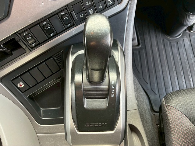 ハイルーフ後輪エアサスGH11D尺E尺中間尺ミドル尺|中古トラックの販売・買取・査定のアイナビ