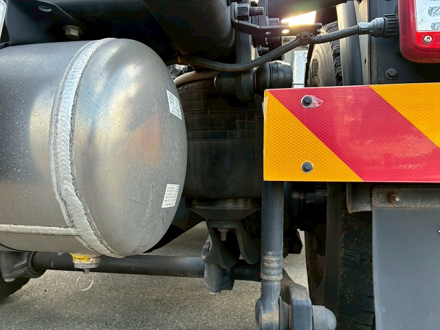 ハイルーフ後輪エアサスGH11D尺E尺中間尺ミドル尺|中古トラックの販売・買取・査定のアイナビ