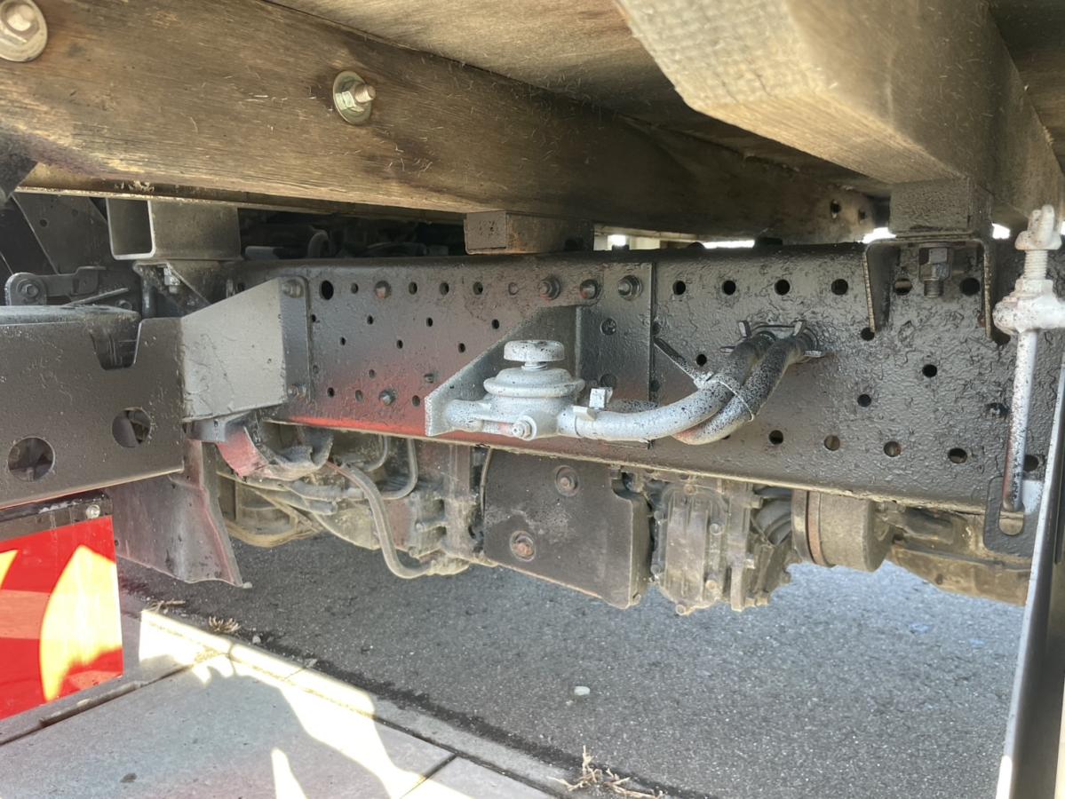 平成19年エルフロング平ボディー8万km準中型総重量5t未満|中古トラックの販売・買取・査定のアイナビ