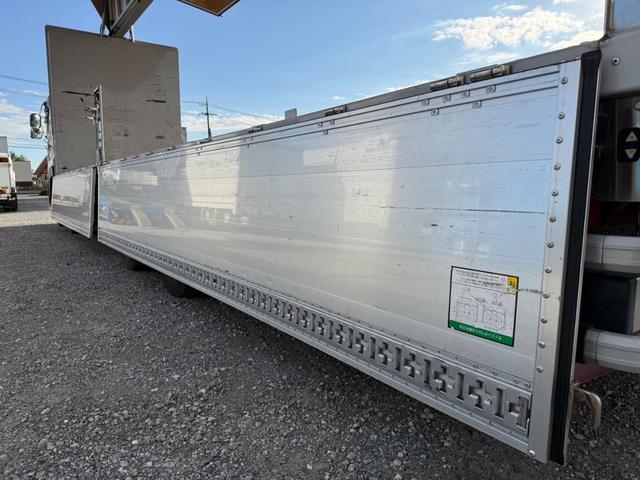 UDトラックス 乗用車 クオン|中古トラックの販売・買取・査定のアイナビ