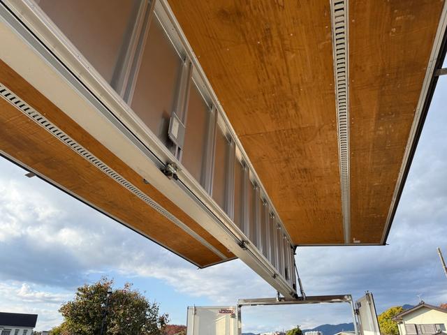 UDトラックス 乗用車 クオン|中古トラックの販売・買取・査定のアイナビ