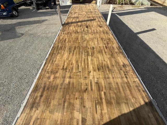 UDトラックス 乗用車 クオン|中古トラックの販売・買取・査定のアイナビ