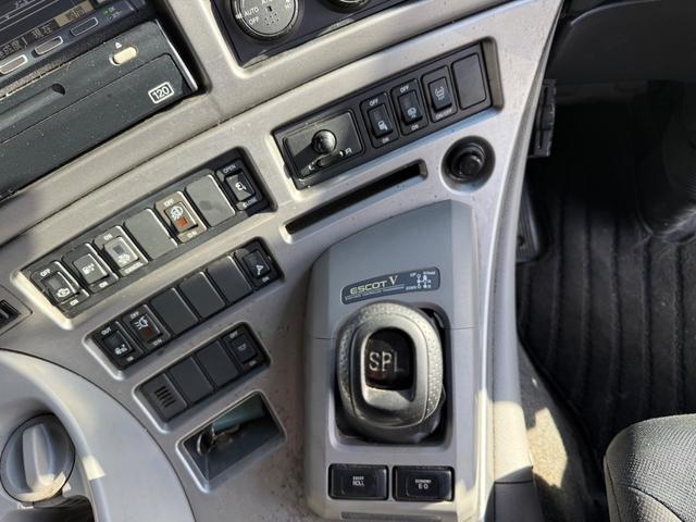 UDトラックス 乗用車 クオン|中古トラックの販売・買取・査定のアイナビ