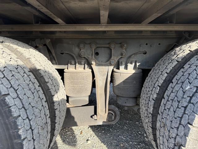 UDトラックス 乗用車 クオン|中古トラックの販売・買取・査定のアイナビ