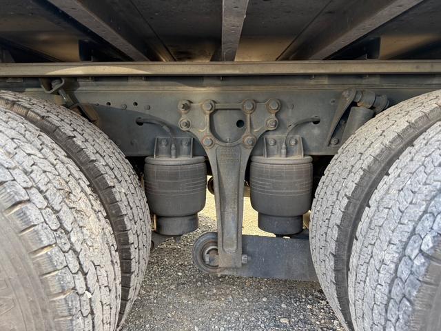 UDトラックス 乗用車 クオン|中古トラックの販売・買取・査定のアイナビ