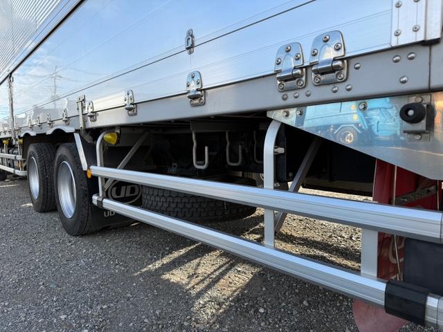 UDトラックス 乗用車 クオン|中古トラックの販売・買取・査定のアイナビ