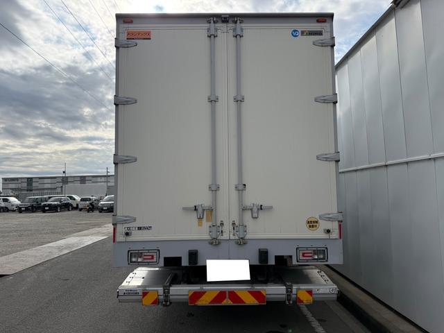 日野 プロフィア|中古トラックの販売・買取・査定のアイナビ