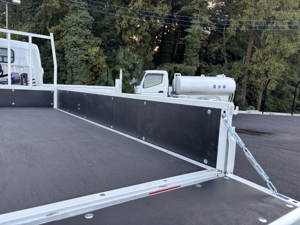 ワイドロング2.9t吊4段タダノラジコン未使用|中古トラックの販売・買取・査定のアイナビ