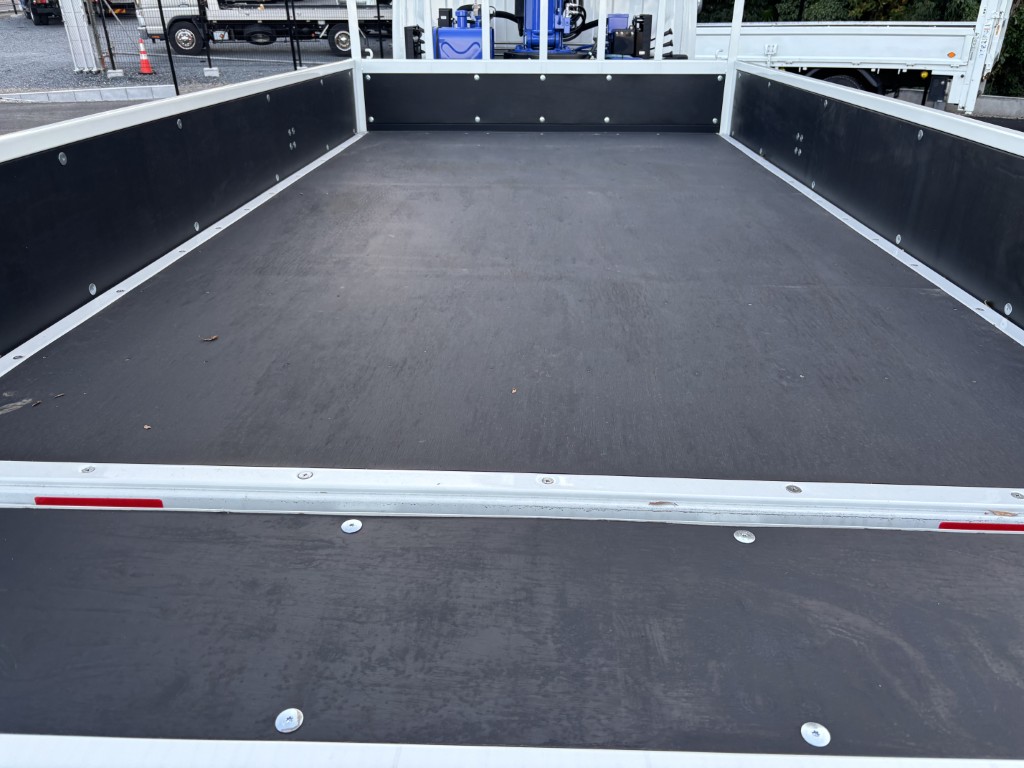 ワイドロング2.9t吊4段タダノラジコン未使用|中古トラックの販売・買取・査定のアイナビ