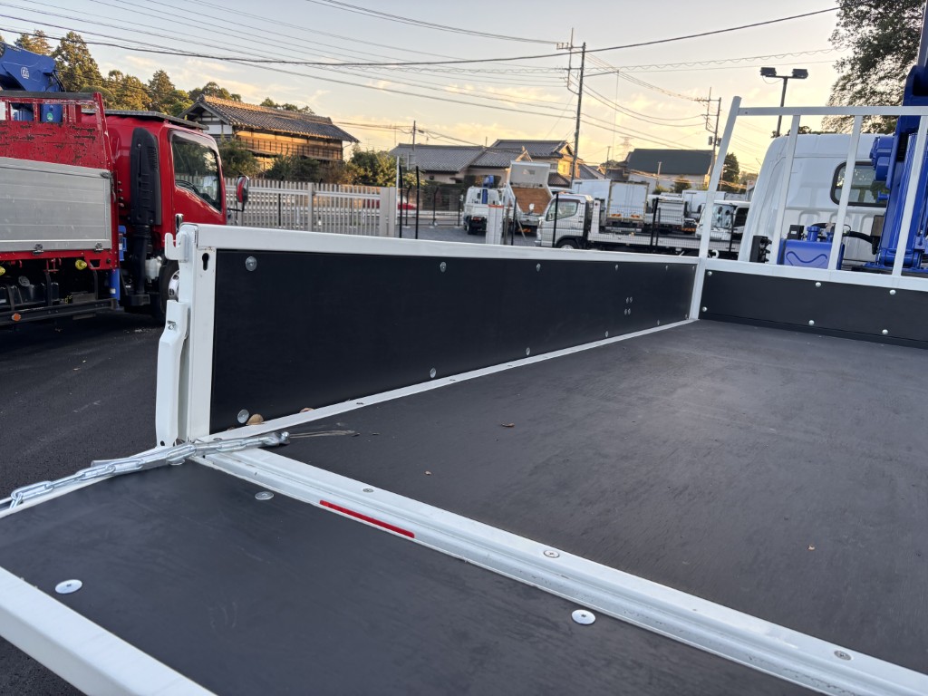 ワイドロング2.9t吊4段タダノラジコン未使用|中古トラックの販売・買取・査定のアイナビ