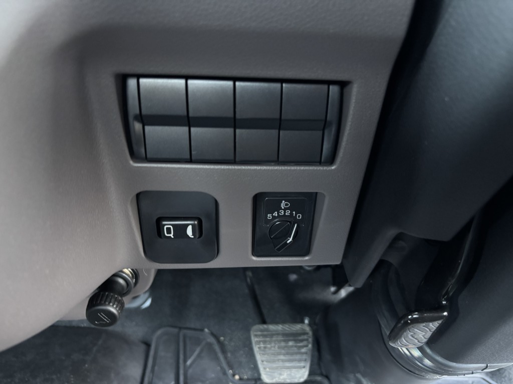 ワイドロング2.9t吊4段タダノラジコン未使用|中古トラックの販売・買取・査定のアイナビ