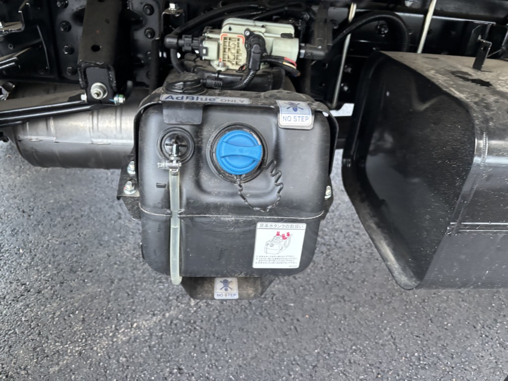 ワイドロング2.9t吊4段タダノラジコン未使用|中古トラックの販売・買取・査定のアイナビ