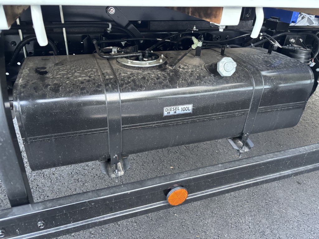 ワイドロング2.9t吊4段タダノラジコン未使用|中古トラックの販売・買取・査定のアイナビ