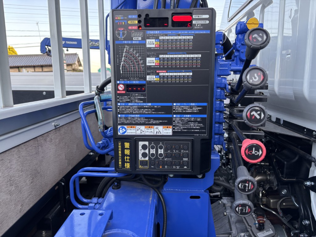 ワイドロング2.9t吊4段タダノラジコン未使用|中古トラックの販売・買取・査定のアイナビ