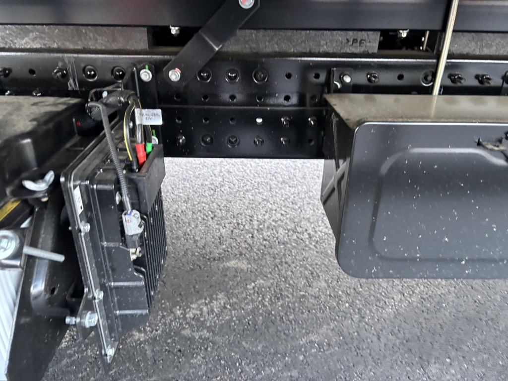 ワイドロング2.9t吊4段タダノラジコン未使用|中古トラックの販売・買取・査定のアイナビ