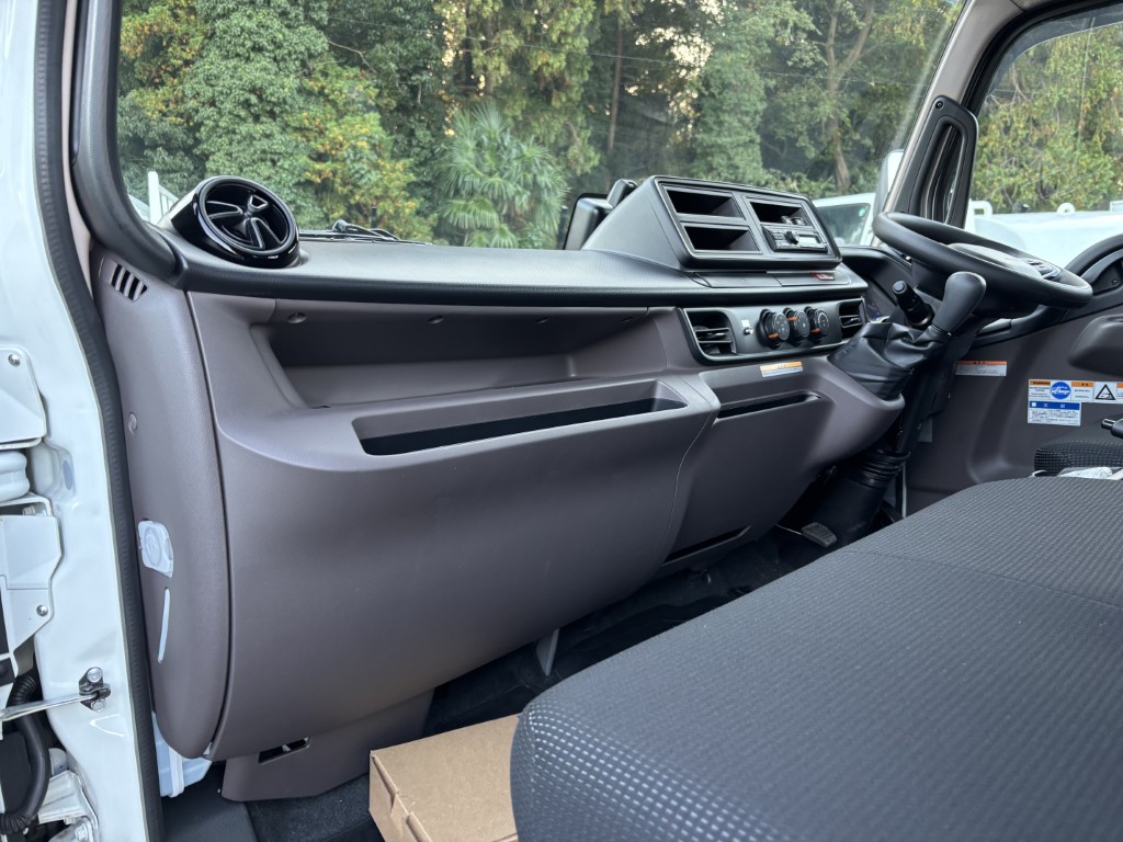 ワイドロング2.9t吊4段タダノラジコン未使用|中古トラックの販売・買取・査定のアイナビ