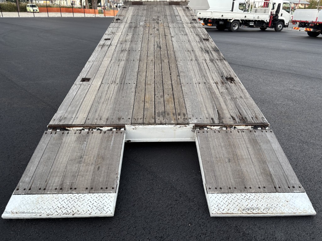 セーフティーローダー4軸低床エアサスウインチラジコン|中古トラックの販売・買取・査定のアイナビ