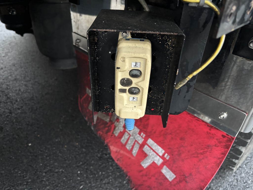 セーフティーローダー4軸低床エアサスウインチラジコン|中古トラックの販売・買取・査定のアイナビ