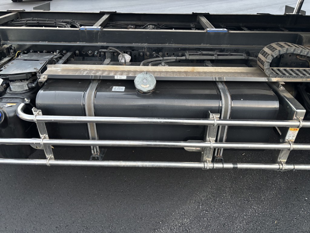 セーフティーローダー4軸低床エアサスウインチラジコン|中古トラックの販売・買取・査定のアイナビ