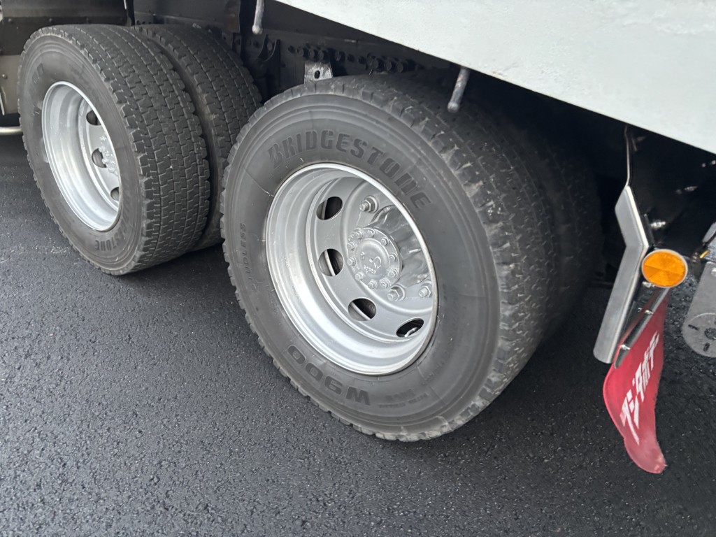 セーフティーローダー4軸低床エアサスウインチラジコン|中古トラックの販売・買取・査定のアイナビ