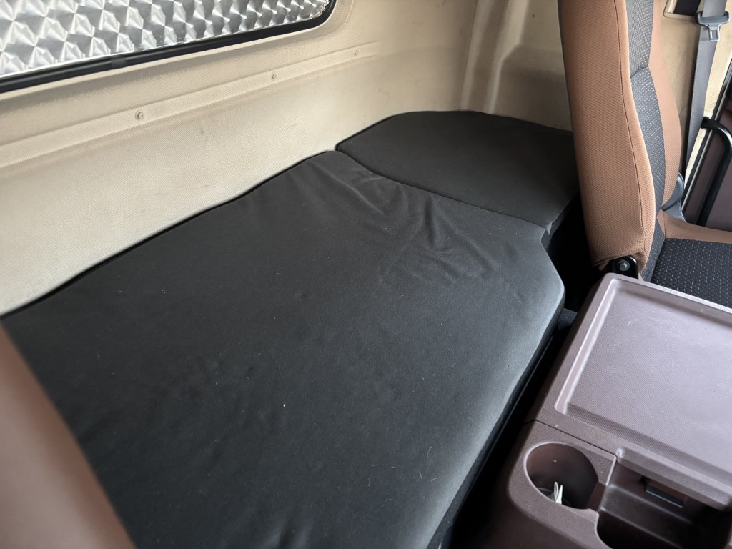 セーフティーローダー4軸低床エアサスウインチラジコン|中古トラックの販売・買取・査定のアイナビ