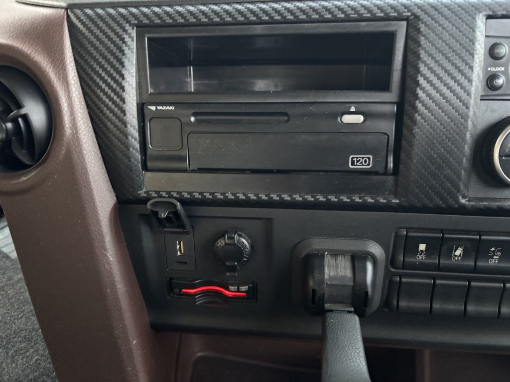 セーフティーローダー4軸低床エアサスウインチラジコン|中古トラックの販売・買取・査定のアイナビ