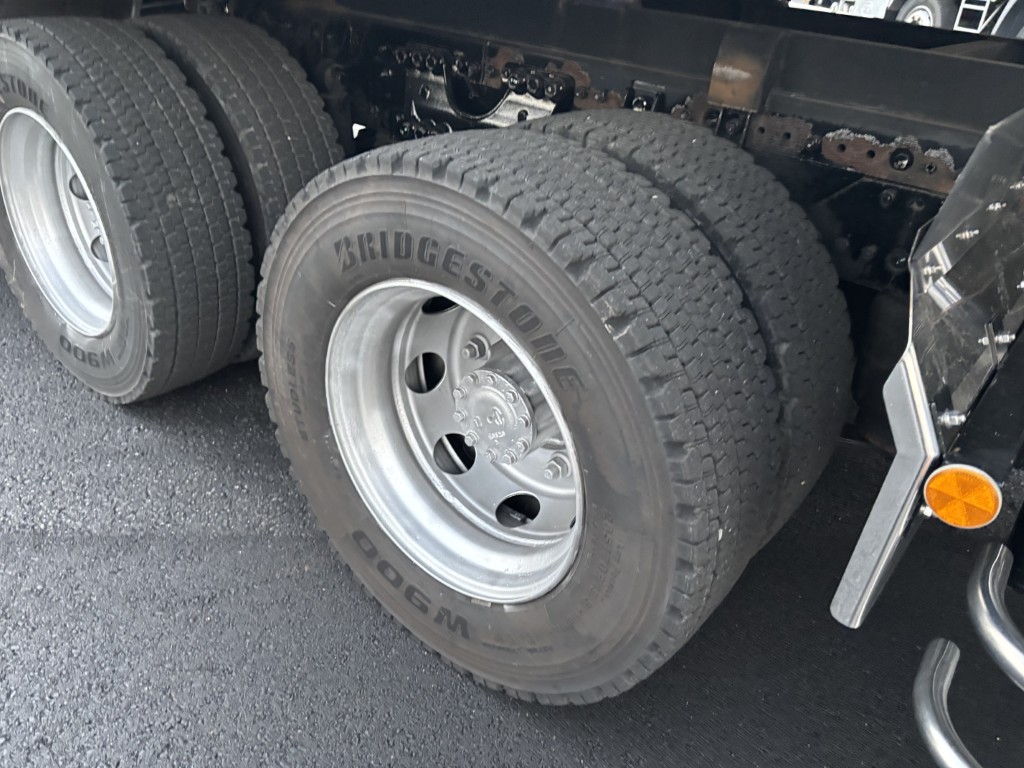 セーフティーローダー4軸低床エアサスウインチラジコン|中古トラックの販売・買取・査定のアイナビ