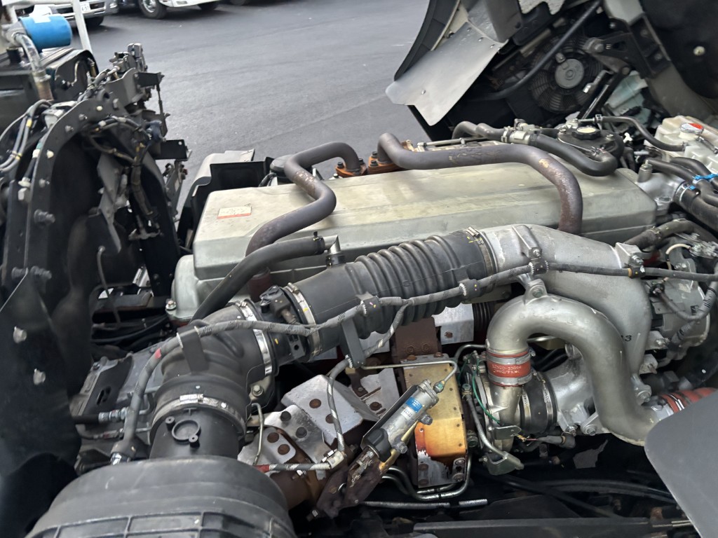 セーフティーローダー4軸低床エアサスウインチラジコン|中古トラックの販売・買取・査定のアイナビ