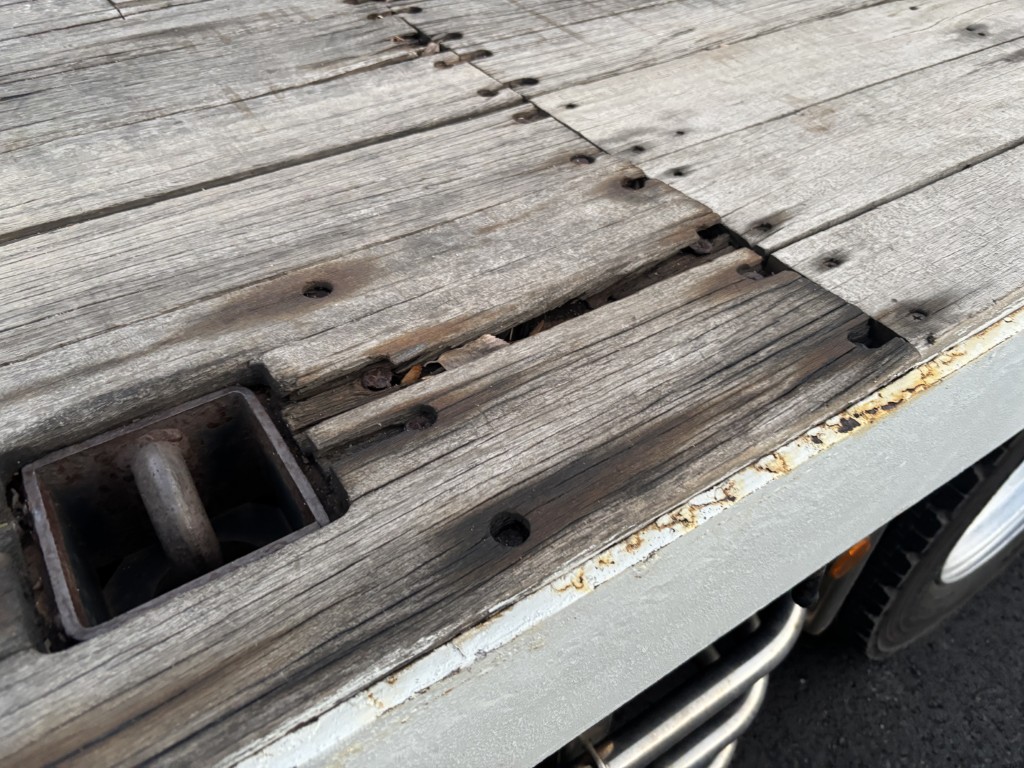 セーフティーローダー4軸低床エアサスウインチラジコン|中古トラックの販売・買取・査定のアイナビ