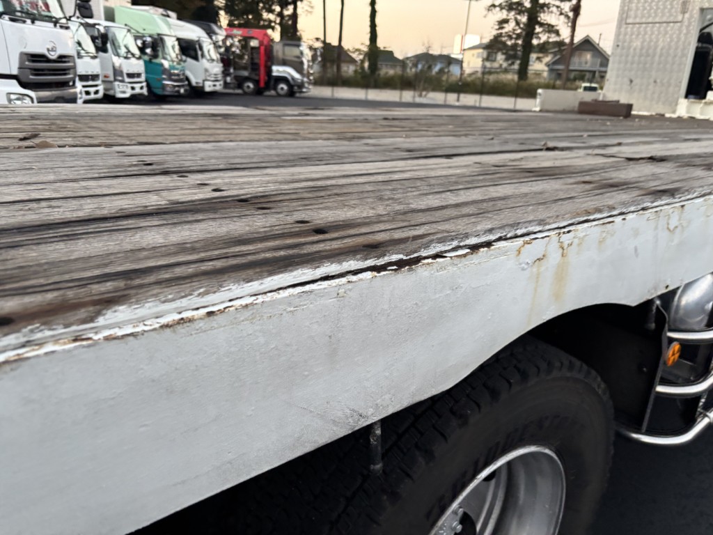 セーフティーローダー4軸低床エアサスウインチラジコン|中古トラックの販売・買取・査定のアイナビ