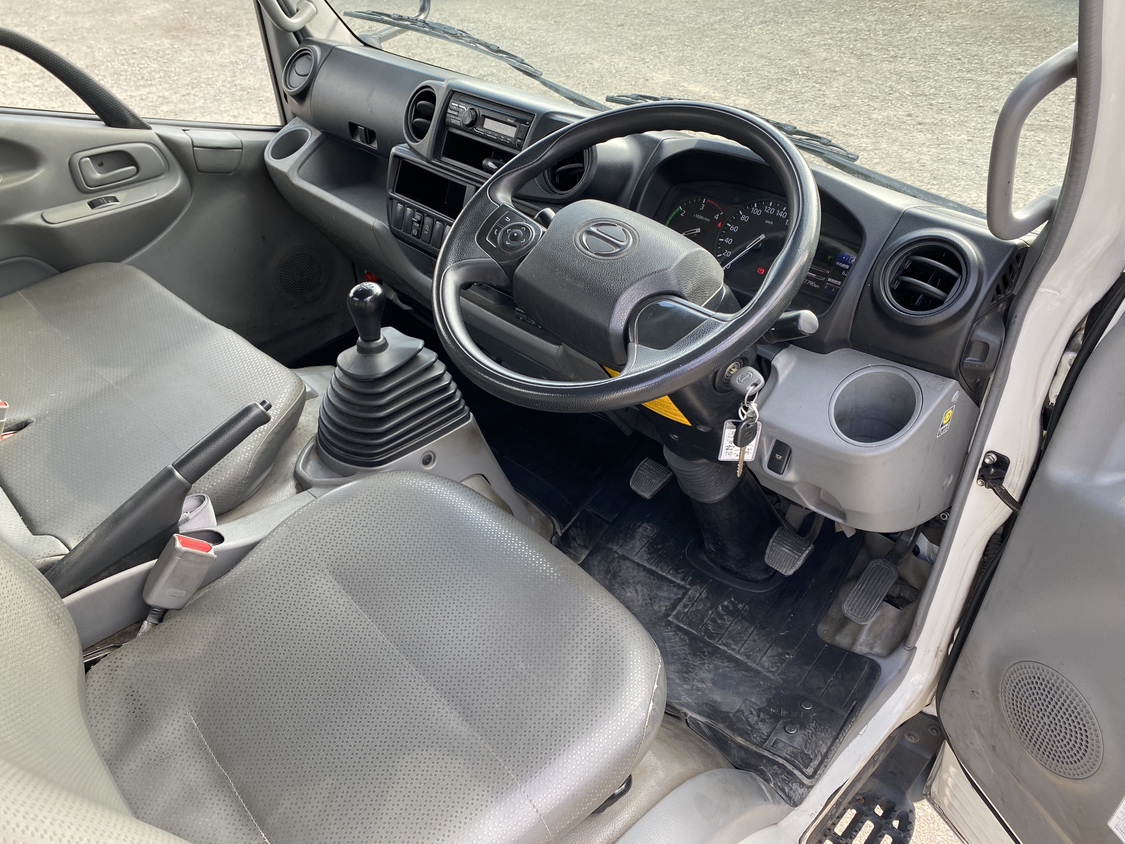 R元年式、デュトロ、ゲート付平ボデー|中古トラックの販売・買取・査定のアイナビ