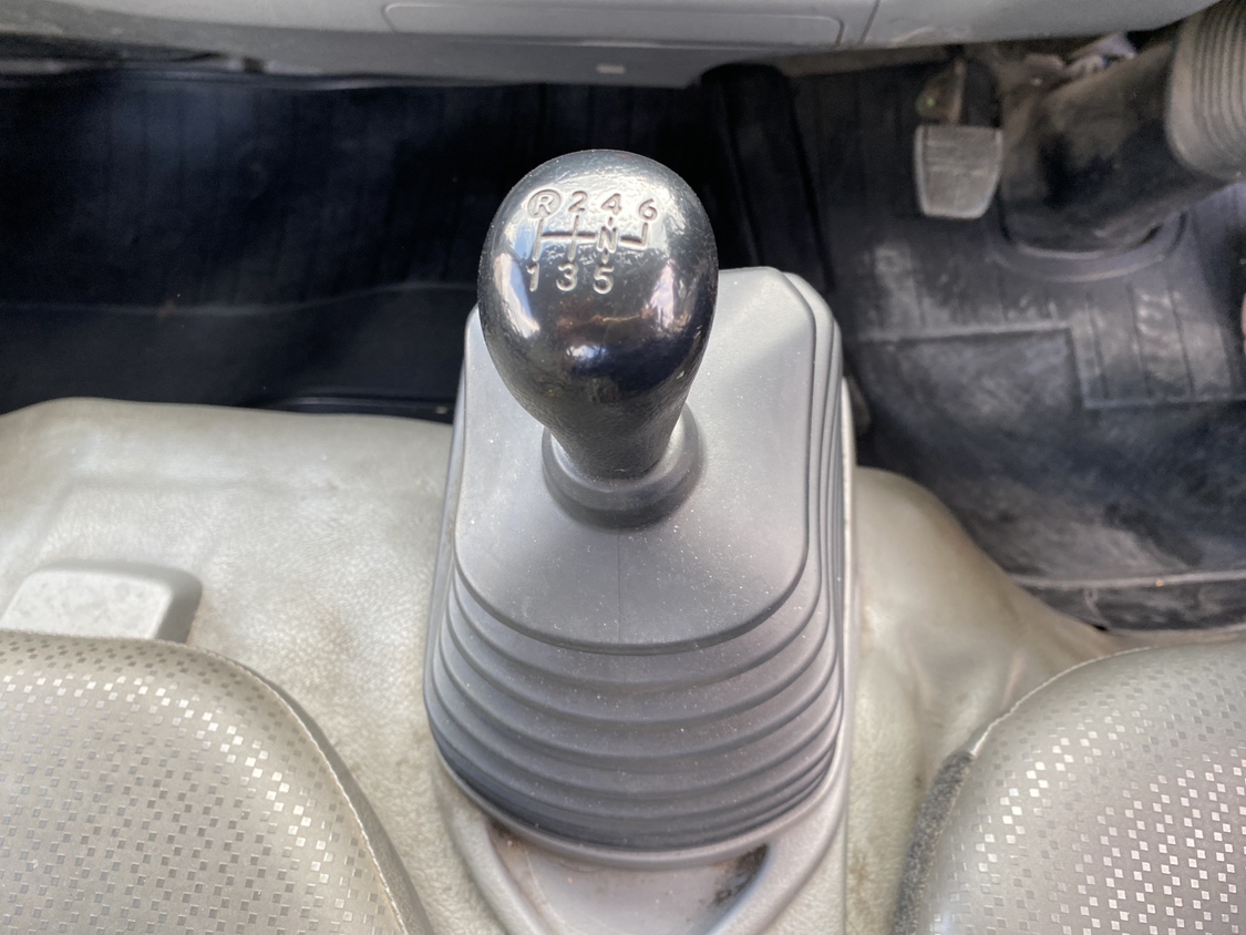 R元年式、デュトロ、ゲート付平ボデー|中古トラックの販売・買取・査定のアイナビ