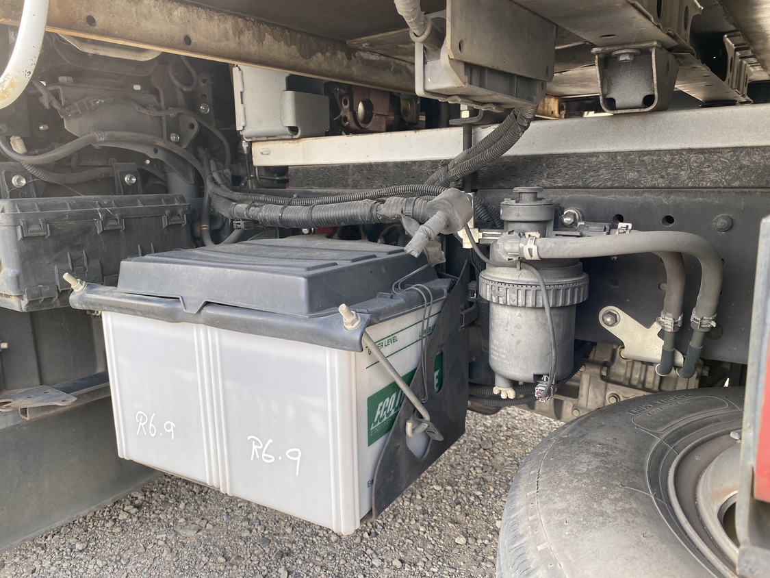 R元年式、デュトロ、ゲート付平ボデー|中古トラックの販売・買取・査定のアイナビ