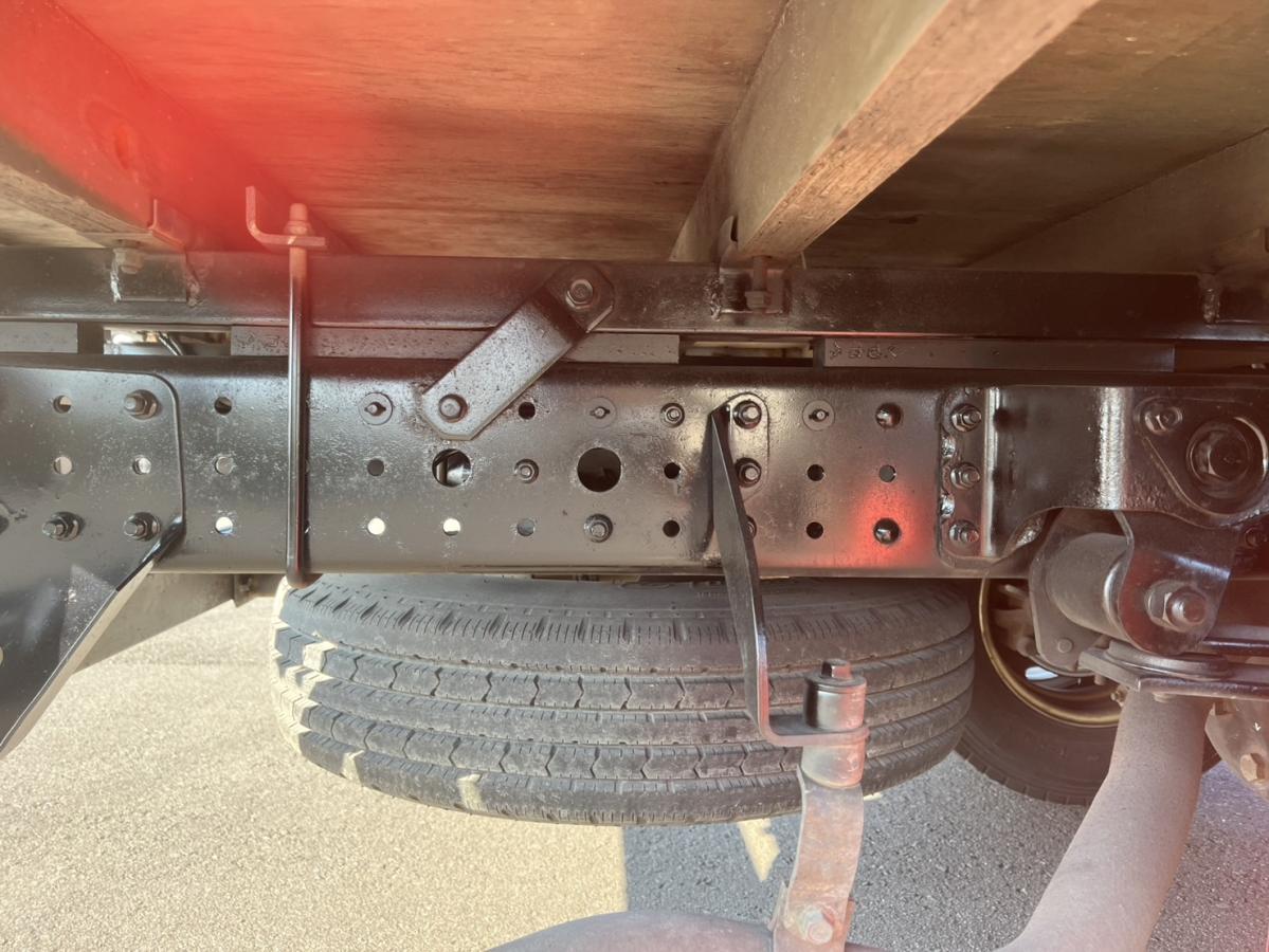 平成26年キャンターワイドロング平ボディー準中型免許可|中古トラックの販売・買取・査定のアイナビ