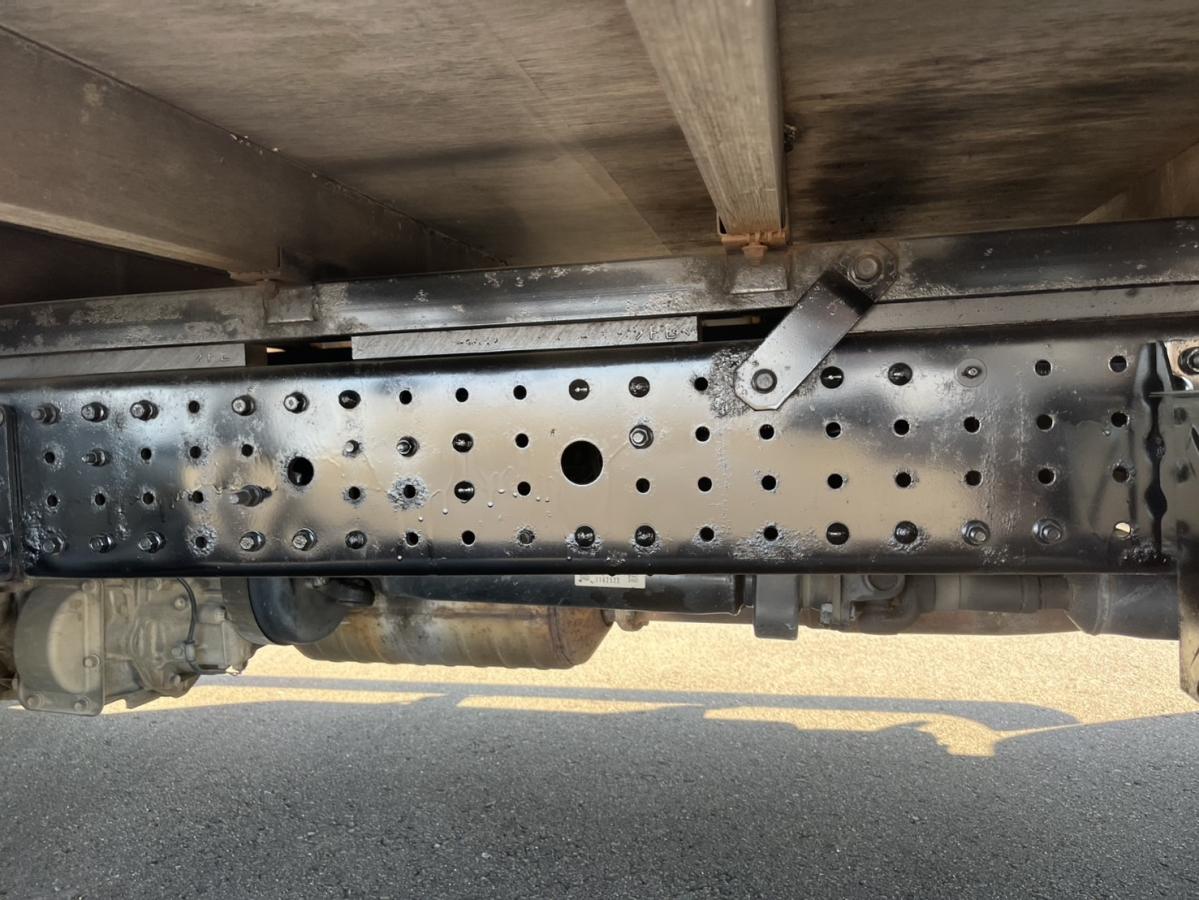 平成26年キャンターワイドロング平ボディー準中型免許可|中古トラックの販売・買取・査定のアイナビ