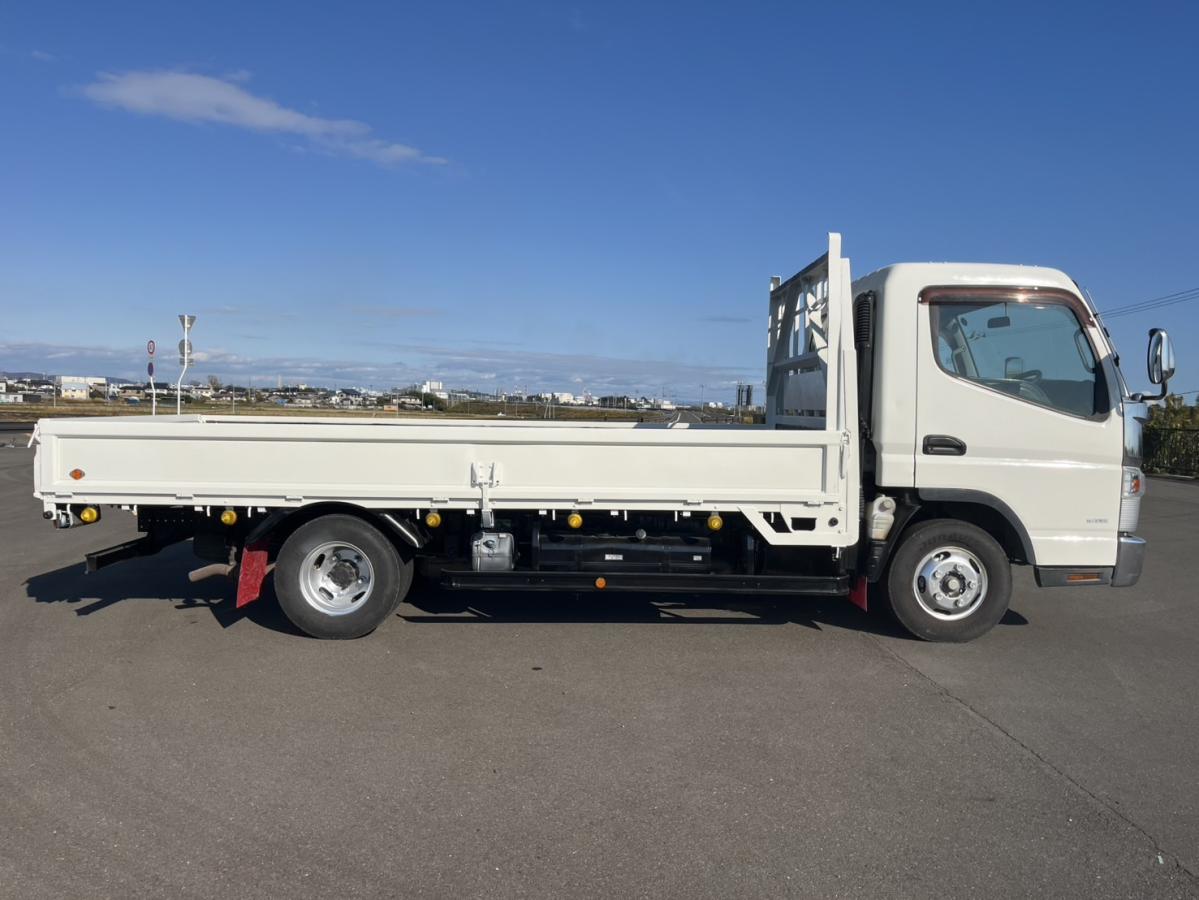 平成26年キャンターワイドロング平ボディー準中型免許可|中古トラックの販売・買取・査定のアイナビ