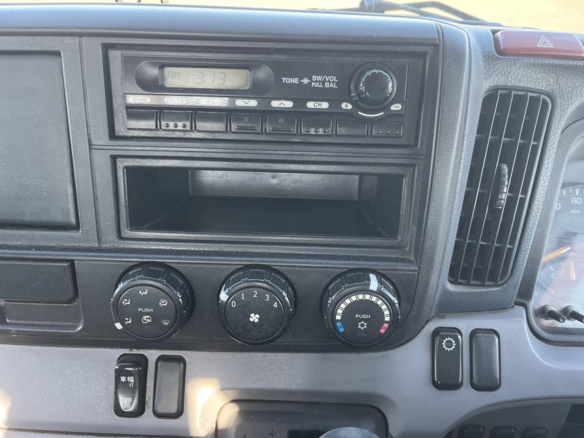 平成26年キャンターワイドロング平ボディー準中型免許可|中古トラックの販売・買取・査定のアイナビ