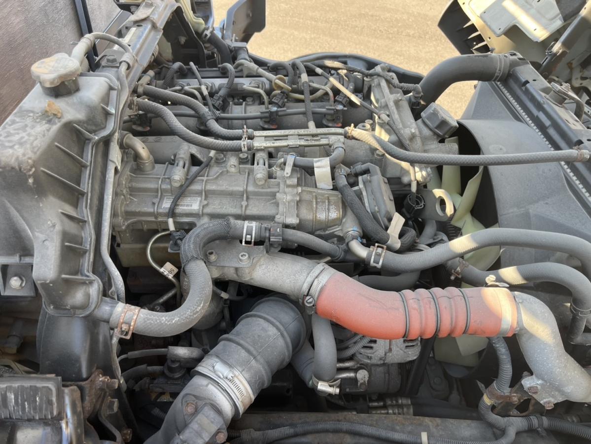 平成26年キャンターワイドロング平ボディー準中型免許可|中古トラックの販売・買取・査定のアイナビ